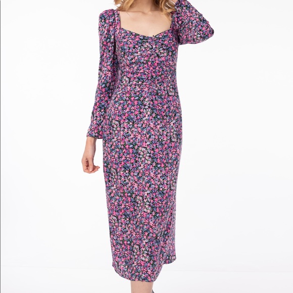 Long sleeve floral printed dress. Comes in S,M,L - Picture 6 of 7